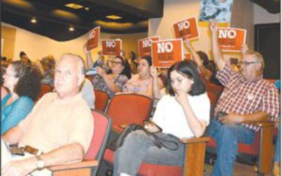 Hundreds Flood Pipeline Hearing